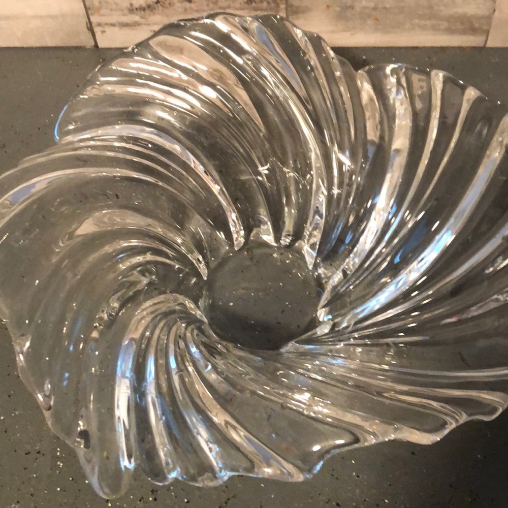 Mikasa swirl crystal bowl